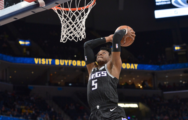 首的后防线 首的后防线